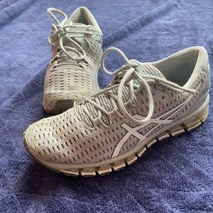 Gray ASICS SNEAKER 👟